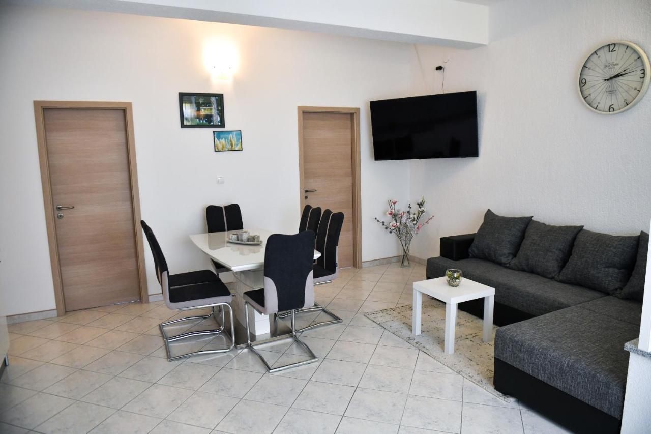 Apartmani Mariva Dicmo Extérieur photo